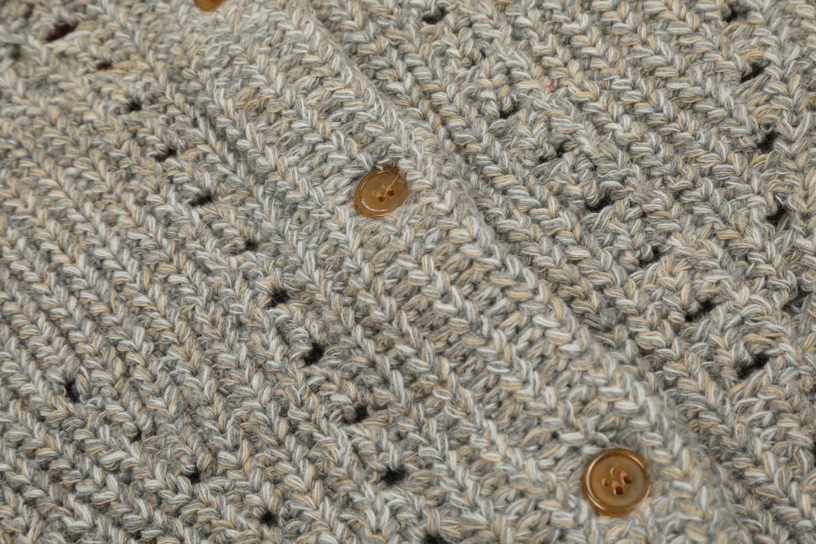 VIVI117# vivienne west wood Queen Mother of the West Vivienne Saturn Heavy-duty multi-needle craft cardigan Heavy original mold opening This truth be told, no one except my family would be willing to make it. The complexity of the weaving pieces is visible to the naked eye. It is time-consuming and labor-intensive. The high-gram weight wool blended garment is substantial. The highest quality in the entire network. Order with confidence - full range of correct accessories. Every detail is completely restored. Directly stretched. Size: S - M - L Color: uniform color